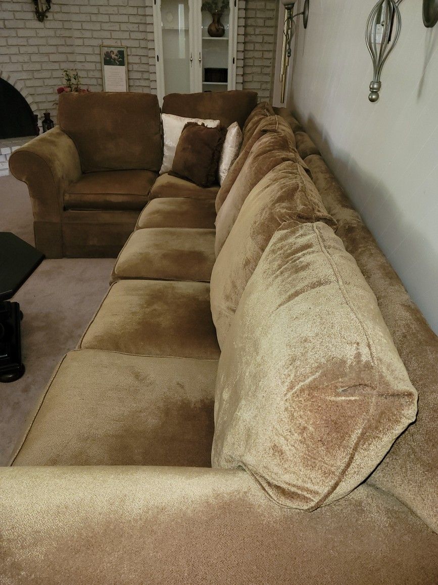 Sectional With Coffee Table 