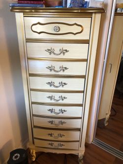 Dresser
