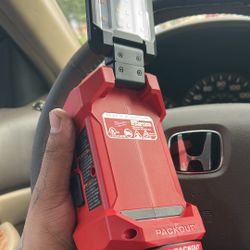 Milwaukee Multi Functional Flood Light