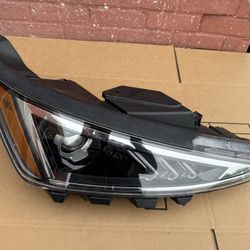 2019-2020 Hyundai Elantra Headlight RH