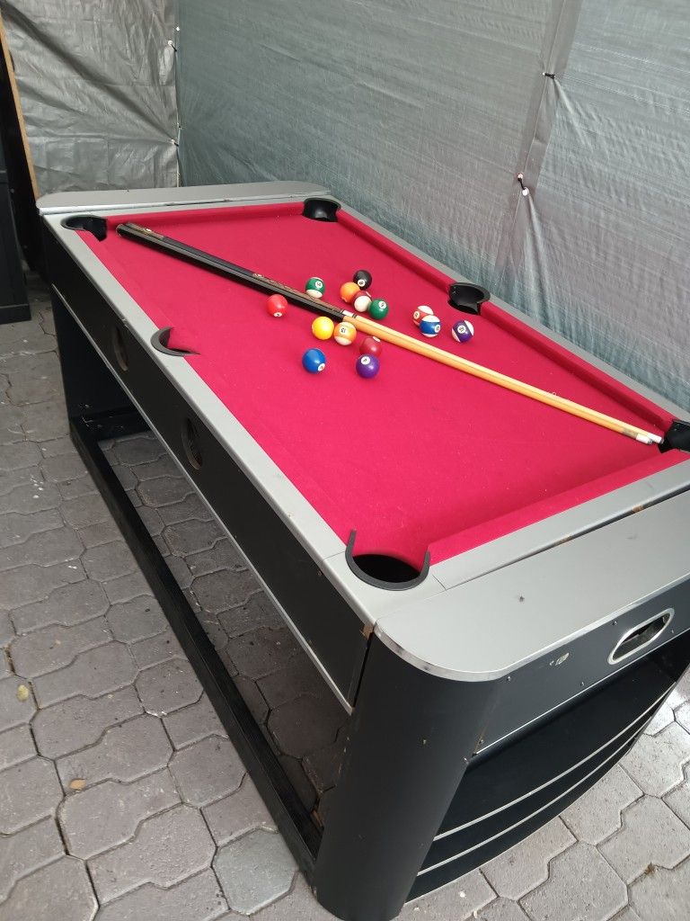 pool table / hockey table