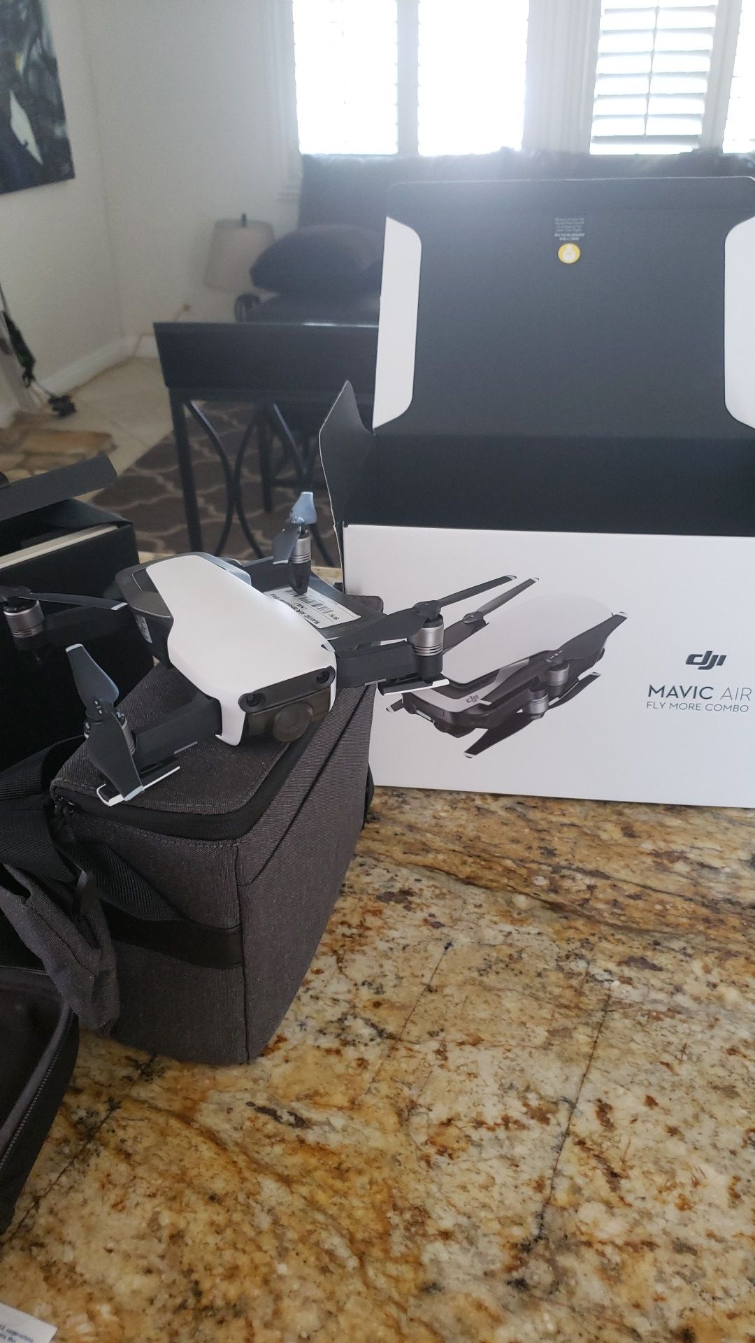 DJI Mavik Air Drone barley used with box and accessories!