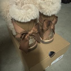Girls Boots Size 3 (LIKE NEW)