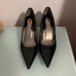 Nine West Size 7M Heels Pointed Toe Black Classic.
