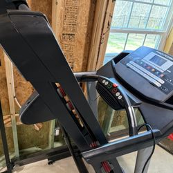 Free Treadmill, Turns On