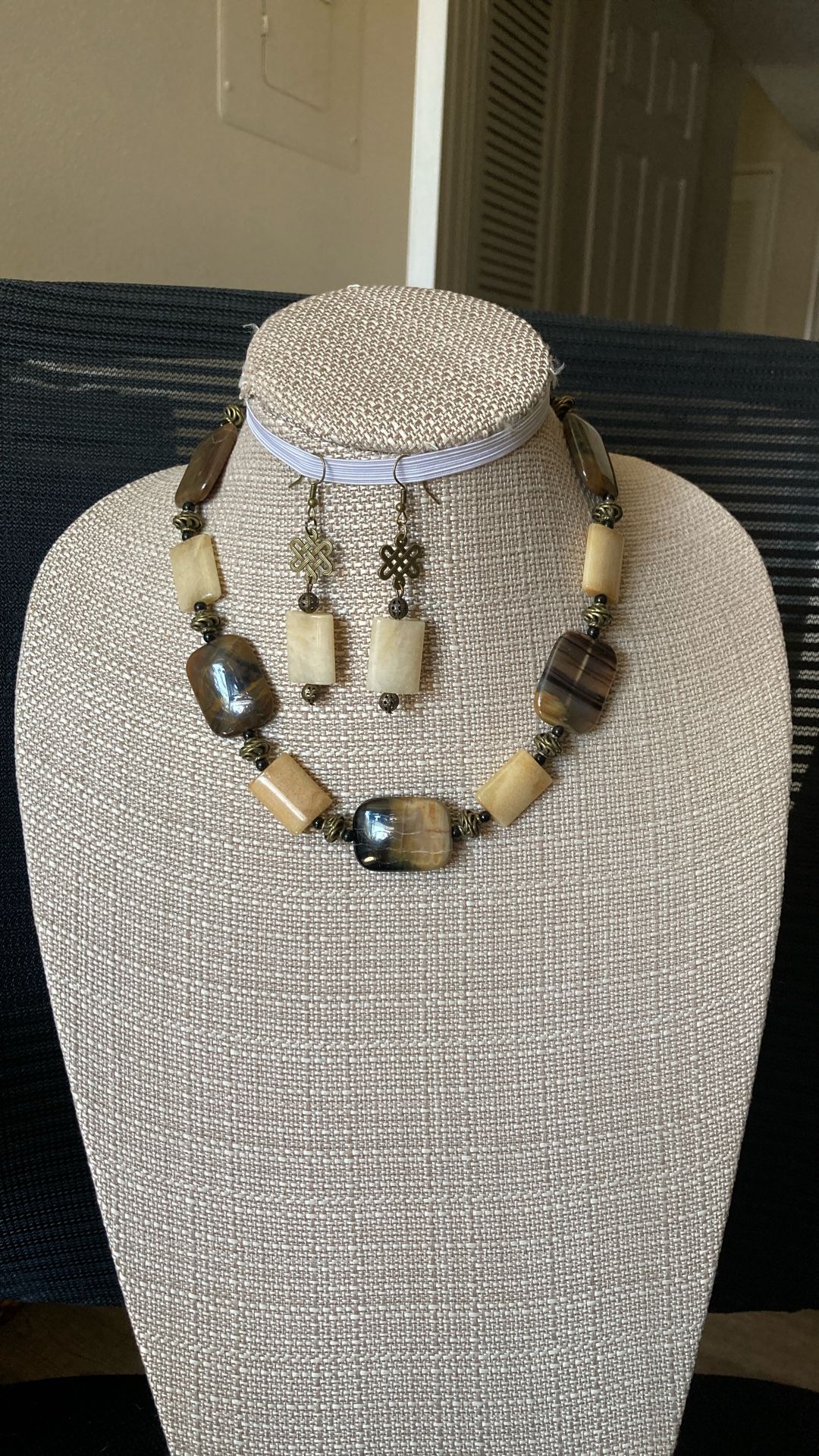 Beautiful Gemstone Choker With Matching Earrings 