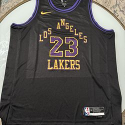 Los Ángeles Lakers Lebron James Jersey *XL*