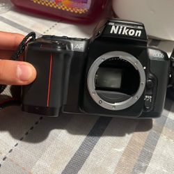Af Nikon N6006 Vintage Camera With Lens