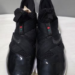 Nike LeBron Soldier 12 SFG Black  Basketball Shoes
Men’s Size 8