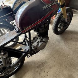 Multiple Yamaha SR500s