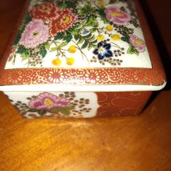 Vintage Action Japanese Porcelain Trinket Box With Enameled Floral and Gold Lid
