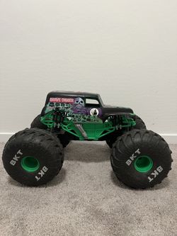 Monster Jam Official Mega Grave Digger All-Terrain RC Monster Truck w/Lights-1:6