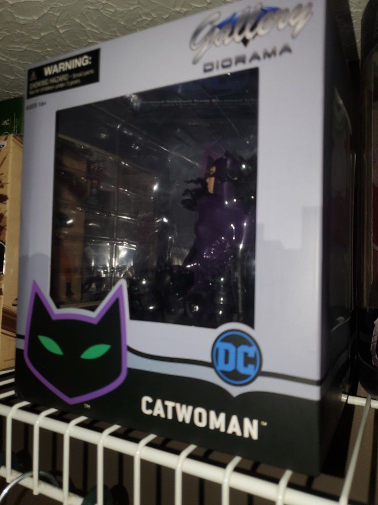 Diamond Select 90s Catwoman Statue (Rare)