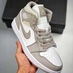 Jordan, Yeezy, New Balance, Nike 