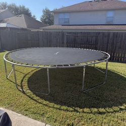 Trampoline 