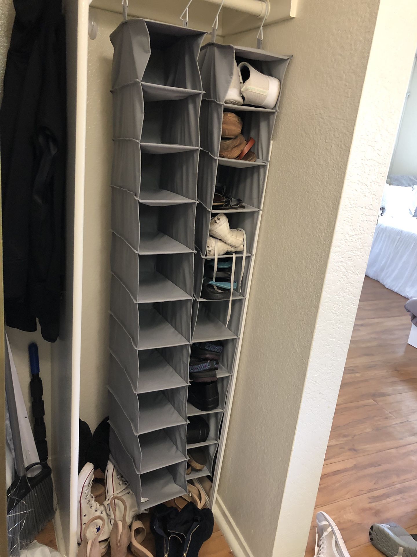 Closet shoe organizer