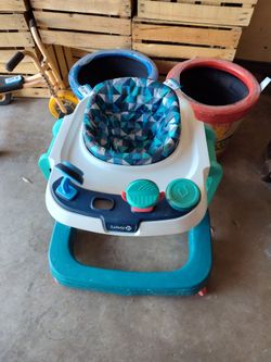 Excellent condition baby walker 5