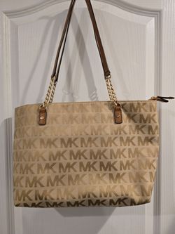 Michael Kors purse