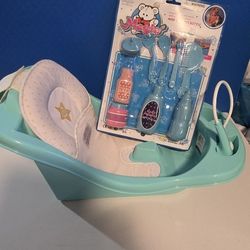 Dolls  bathtub and accessories 