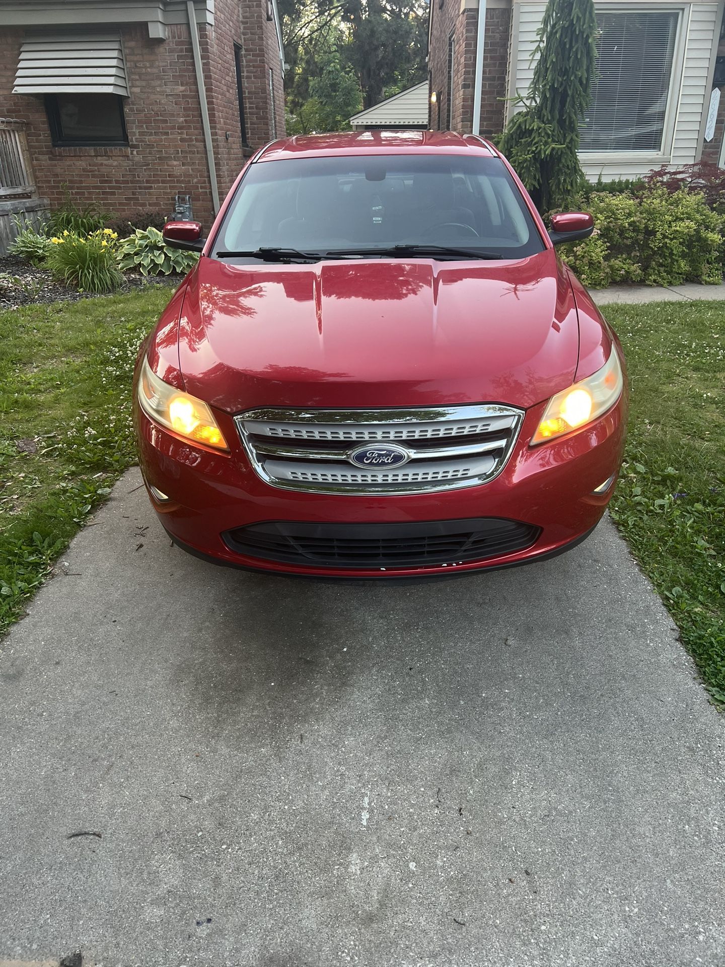 2010 Ford Taurus