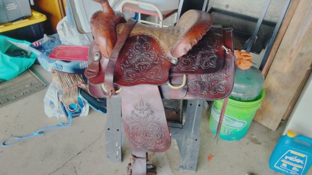 Saddle