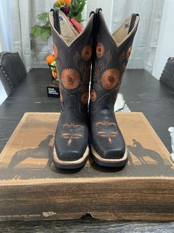 Brand New Rodeo Dama Welt Boots