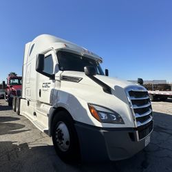 2018 Freightliner Cascadia DD15