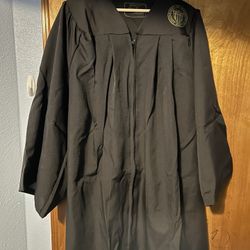 UW Cap And gown