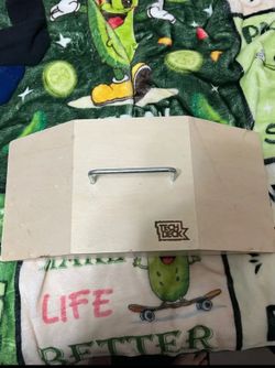 Tech Deck Fingerboard Ramp
