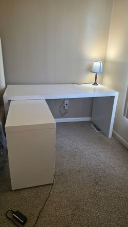 Computer desk MALM ikea pull-out L Shape
