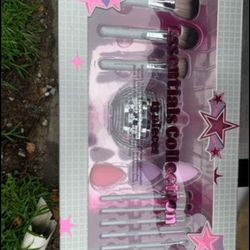 Brand New Makeup Sets 15$ Each