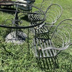 Wrought Iron Patio Table and Chairs / Read Below ⬇️