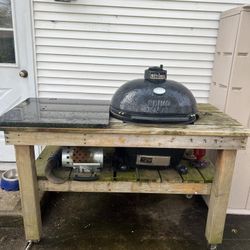 Large primo charcoal smoker/grill