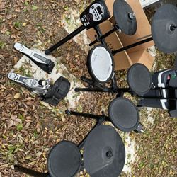 Roland V-Drums TD-07DMK Electronic Drum Set & Tama HP200P Iron Cobra Single Drum Pedal