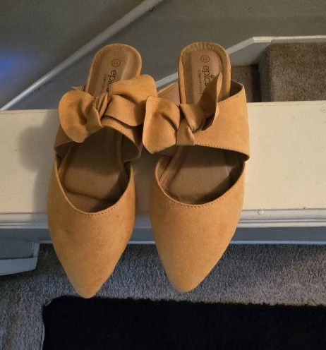 Casual Beige Flats