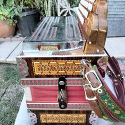 Diatonic GCFB Slovenian steirische MELODIJA MENGES accordion