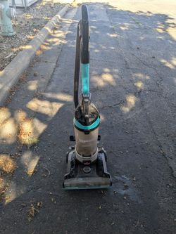 Bissell vacuum cleaner