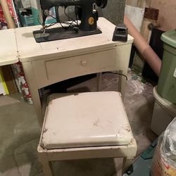 Singer Sewing Machine/cabinet With Bench 