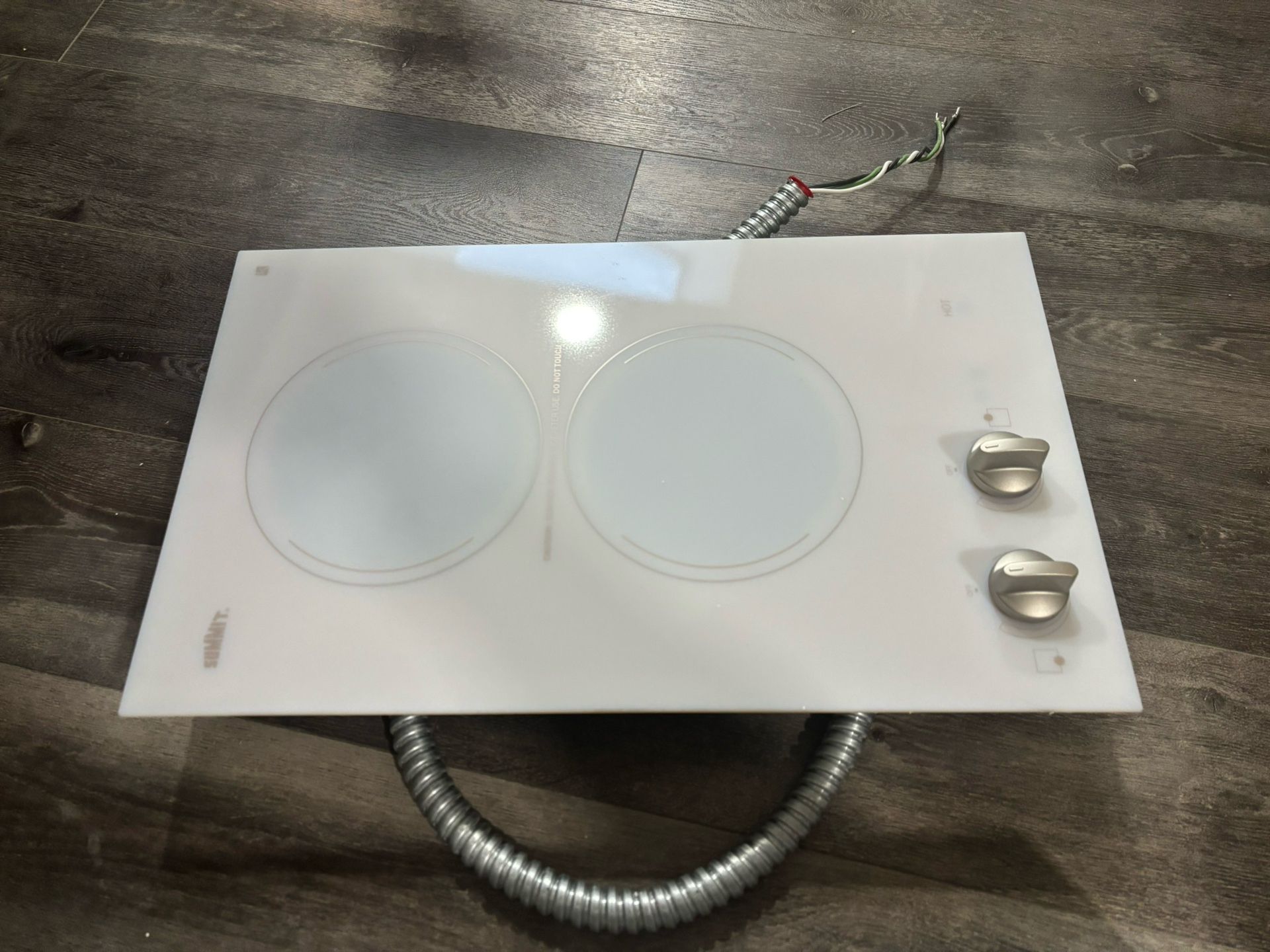 Summit CR2110 series 2-burner radiant cooktop(Brand New, pickup in Syosset)