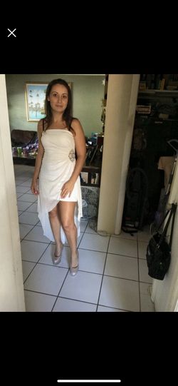 Beautiful dress NEW size 3
