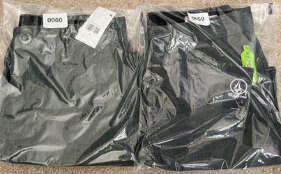 Volcom boys chino shorts 26 new with tags