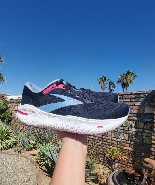 Brooks Ghost Max Walking Running Comfort Womens Shoes Size 9