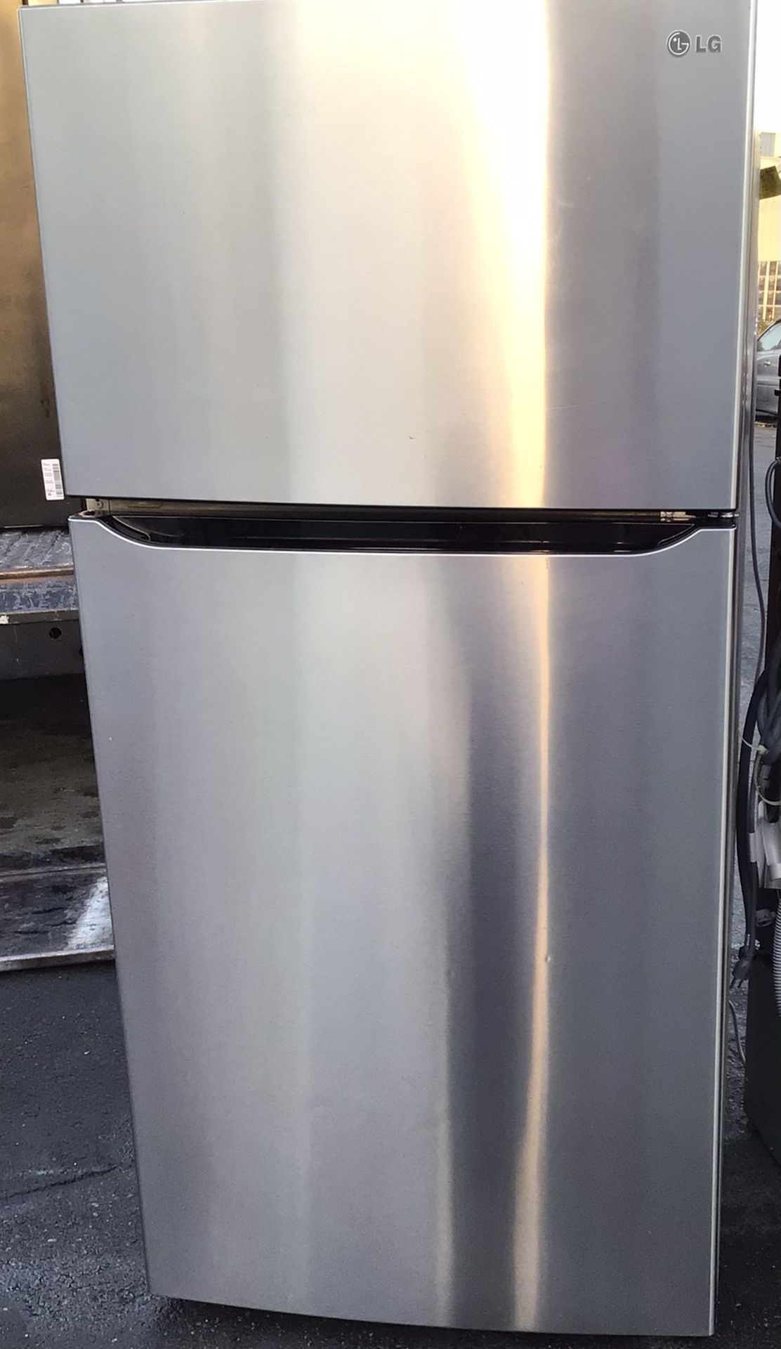 LG Top-Freezer Refrigerator