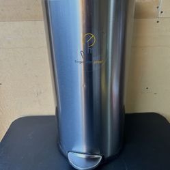 Simplehuman 30 Liter-8 Gal Step Trash Can