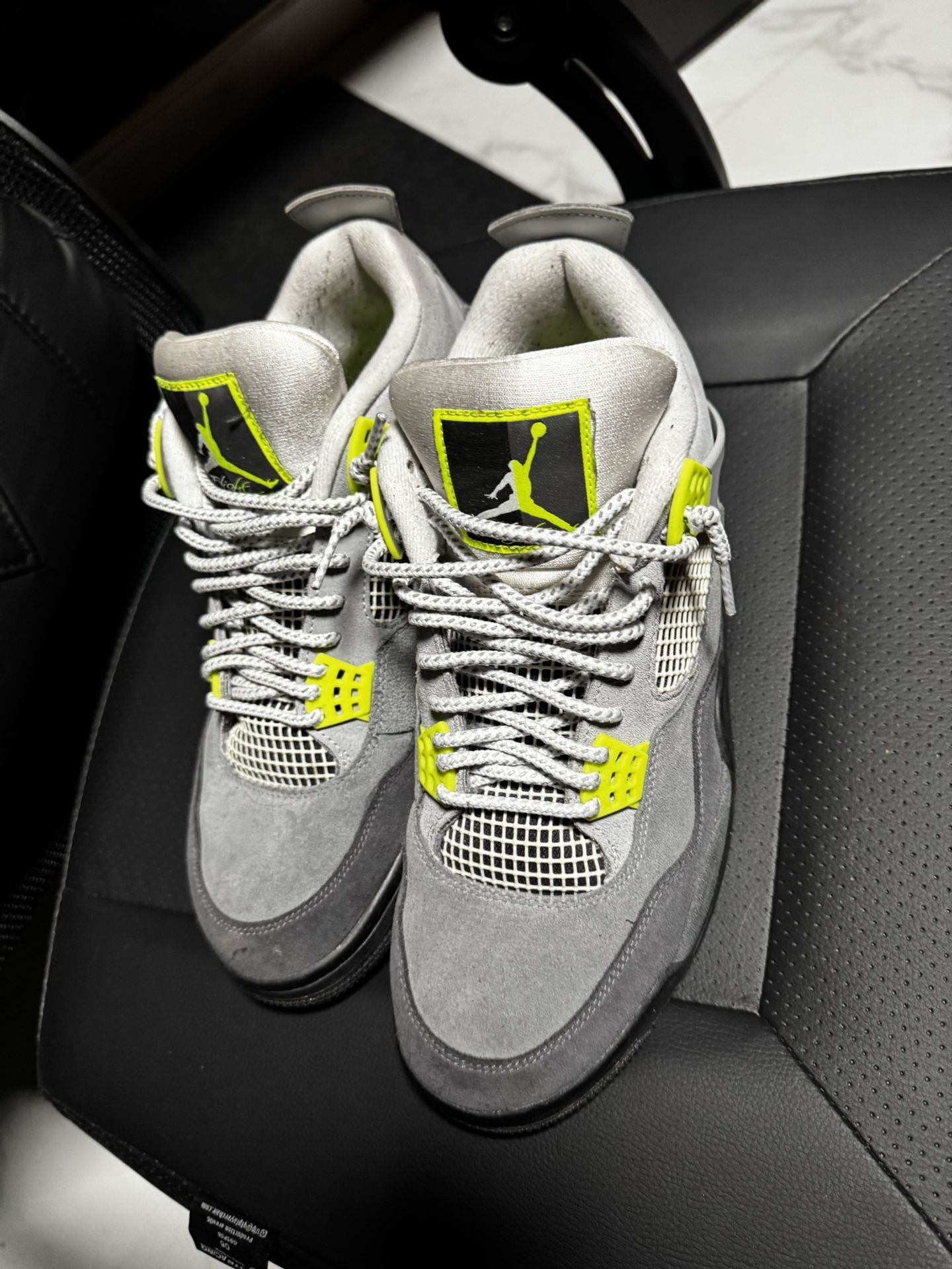 Air Jordan 4 Neon