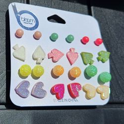 Earrings 1000+ Units