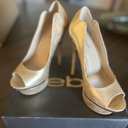 Ladies Heels Size 7 