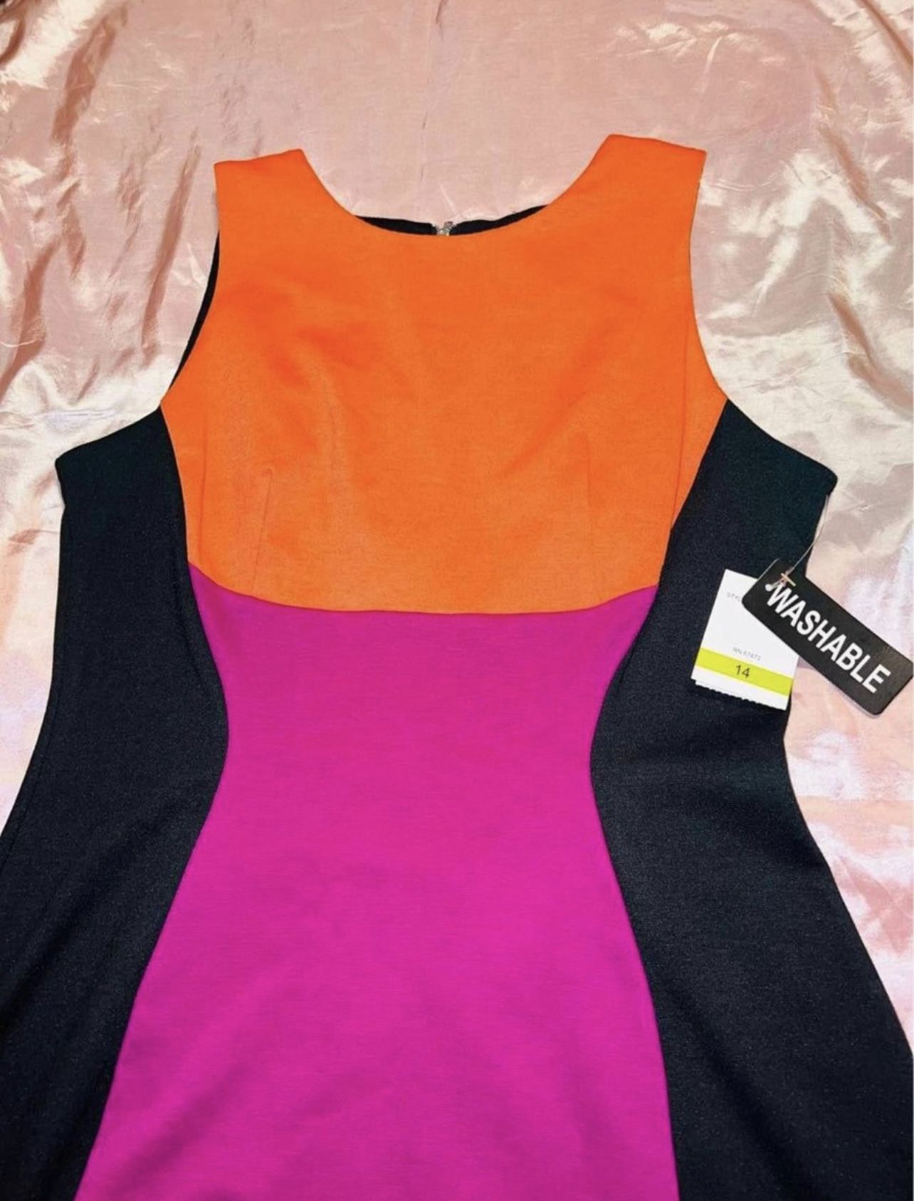 nice women’s Dress size (10) new with tag only $25