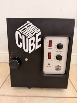 Tennis Tutor Tennis Cube with Random Oscillator – Excellent Condition