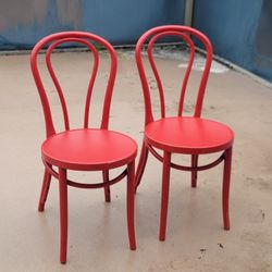 2 Res Plastic Chairs